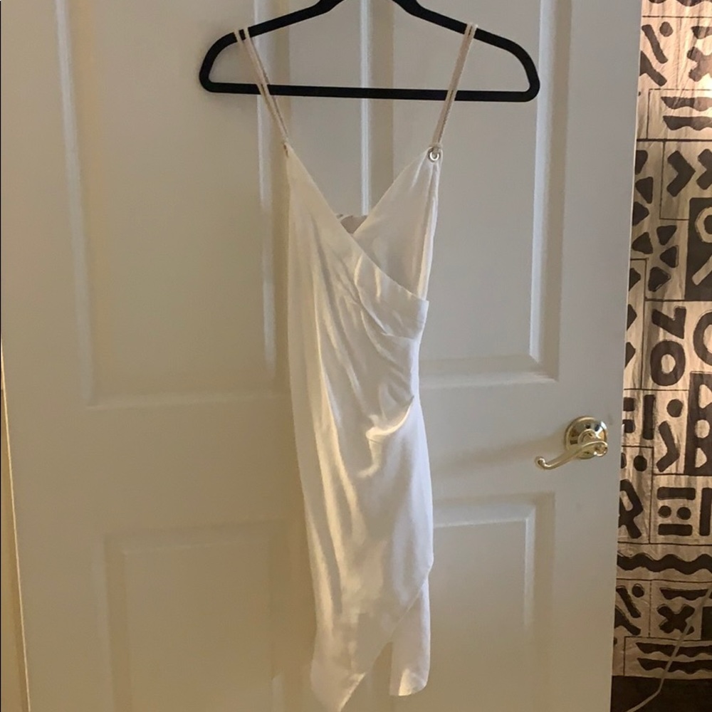 White minkpink dress
